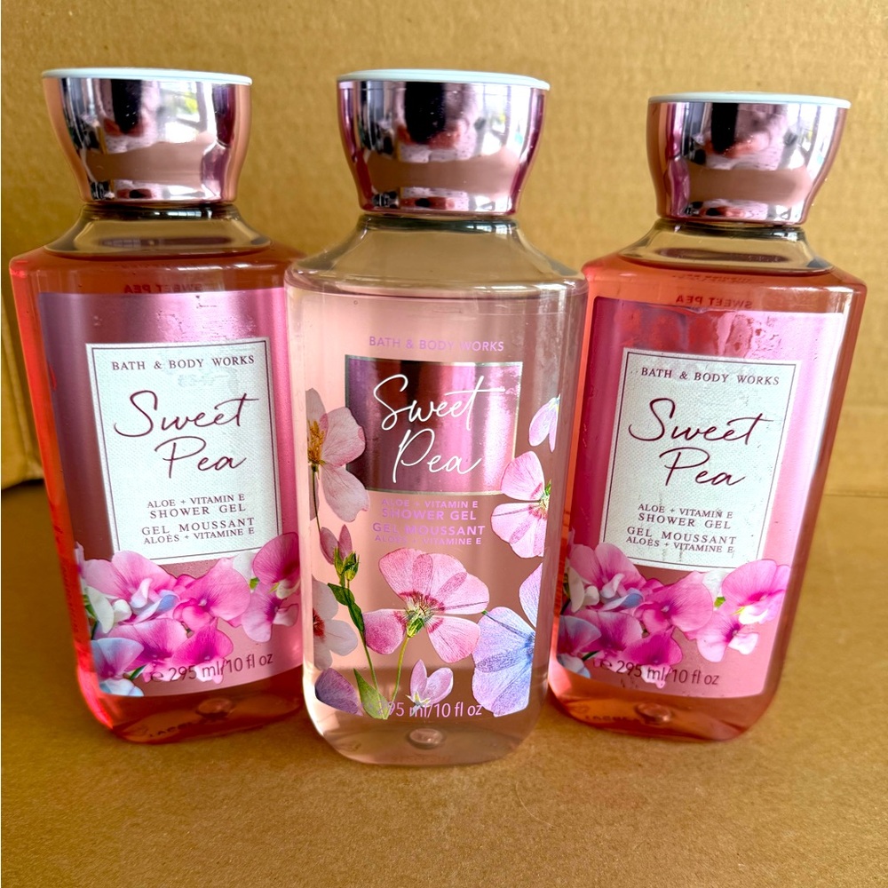 3 New 295 ml Size Bottles of Bath & Body Works Pink Body Wash Sweet Pea 
3/$32